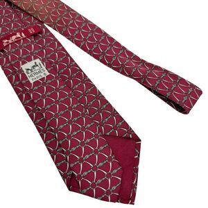 Hermes Paris Men's Maroon Buckle Pattern 100% Silk Neck Tie One Size